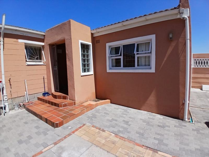 3 Bedroom Property for Sale in Rocklands Western Cape